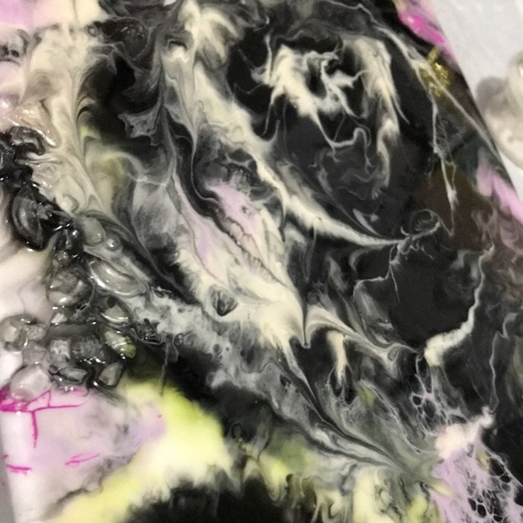 8 x 10” glow resin pour on stretched canvas - Picture 4 of 4